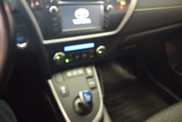TOYOTA Auris 2015 Touring Sports 1,8 Hybrid Active Edition
