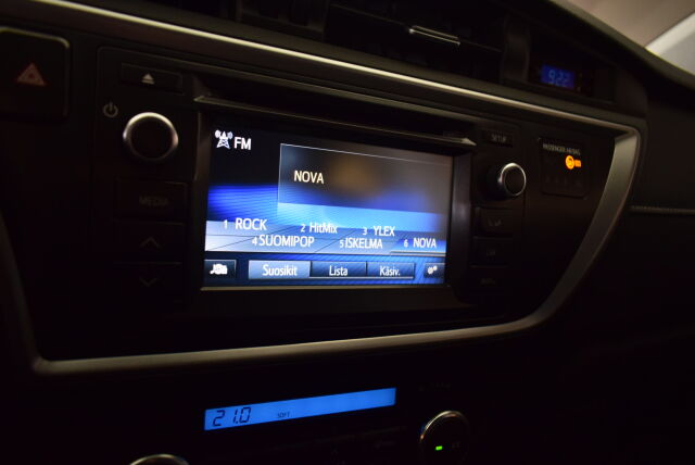 TOYOTA Auris 2015 Touring Sports 1,8 Hybrid Active Edition