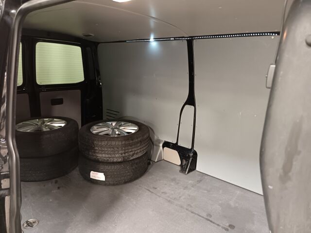 VOLKSWAGEN Transporter 2016 umpipakettiauto Pitkä 2,0 TDI 150kW 4Motion DSG (4M16)**MAKIA ALAVILLINEN PAKU**KIIRUHDA KAUPOILLE!!