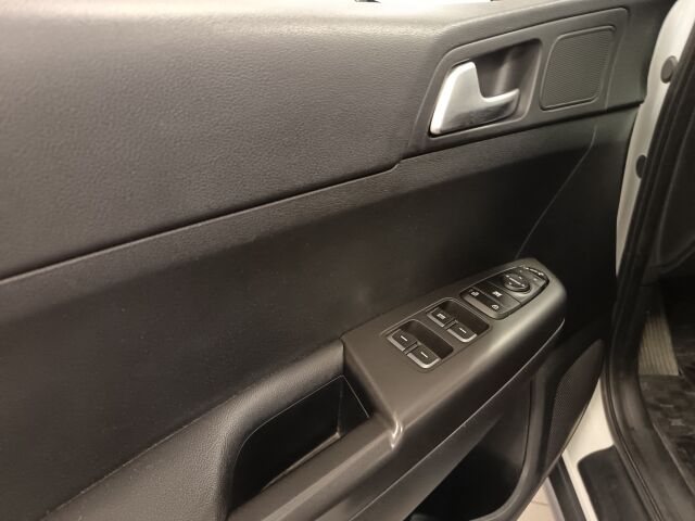 KIA Sportage 2017 1,6 ISG Urban EX EcoDynamics**TODELLA HIENO JA NÄPPÄRÄ KATUMAASTURI**