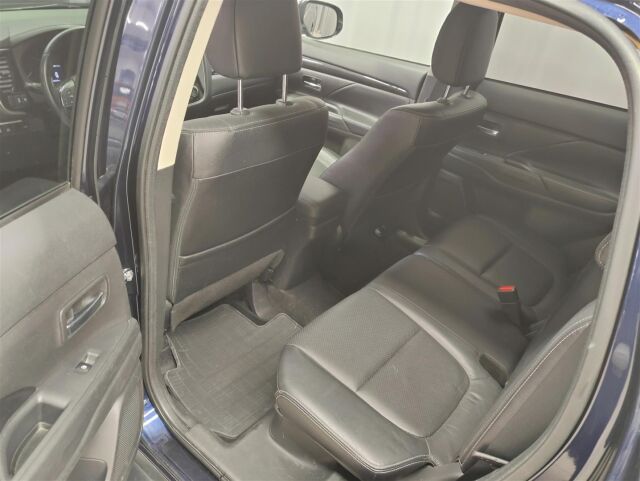 MITSUBISHI Outlander 2017 2,2 DI-D Instyle NAVI AT 4WD 7P