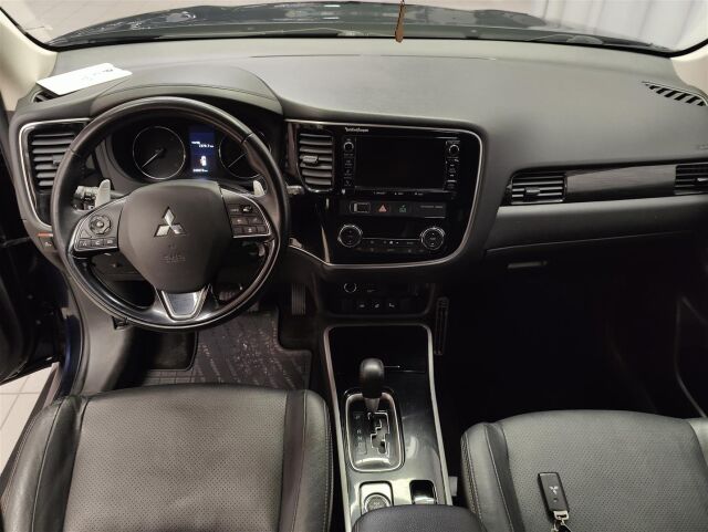MITSUBISHI Outlander 2017 2,2 DI-D Instyle NAVI AT 4WD 7P