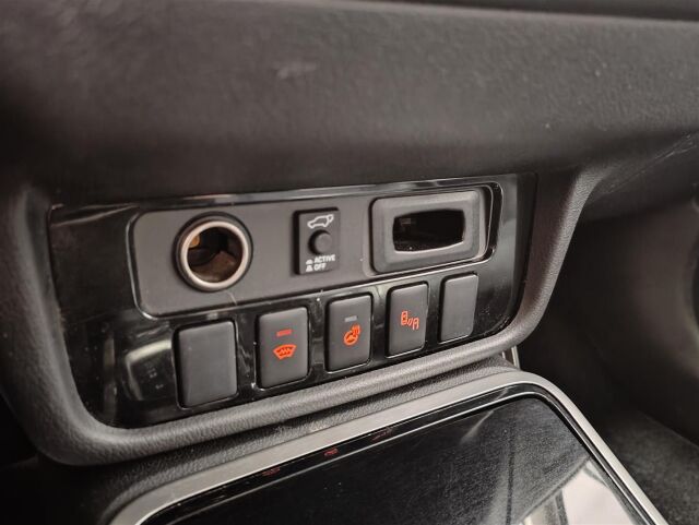 MITSUBISHI Outlander 2017 2,2 DI-D Instyle NAVI AT 4WD 7P