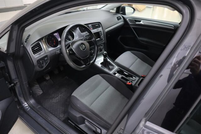 VOLKSWAGEN Golf 2017 Variant Luxline 1,2 TSI 63 kW (85 hv)