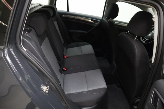 VOLKSWAGEN Golf 2017 Variant Luxline 1,2 TSI 63 kW (85 hv)