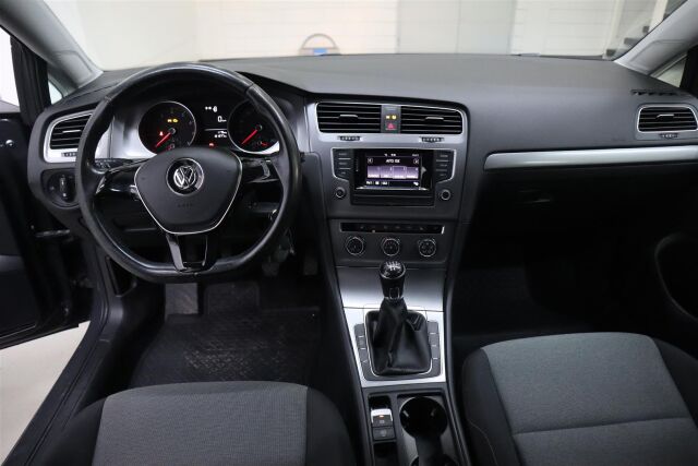 VOLKSWAGEN Golf 2017 Variant Luxline 1,2 TSI 63 kW (85 hv)