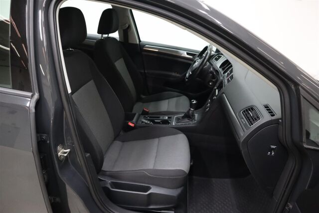 VOLKSWAGEN Golf 2017 Variant Luxline 1,2 TSI 63 kW (85 hv)