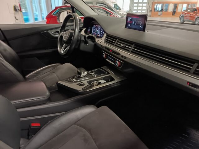 AUDI Q7 2017 Business 3,0 V6 TDI e-tron quattro tiptronic