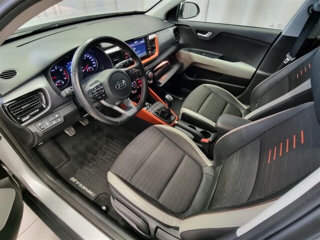 KIA Stonic 2018 1,0 T-GDI ISG 120hv TX EcoDynamics / Webasto / Koukku / Navi / P-Kamera
