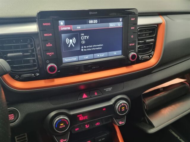 KIA Stonic 2018 1,0 T-GDI ISG 120hv TX EcoDynamics / Webasto / Koukku / Navi / P-Kamera