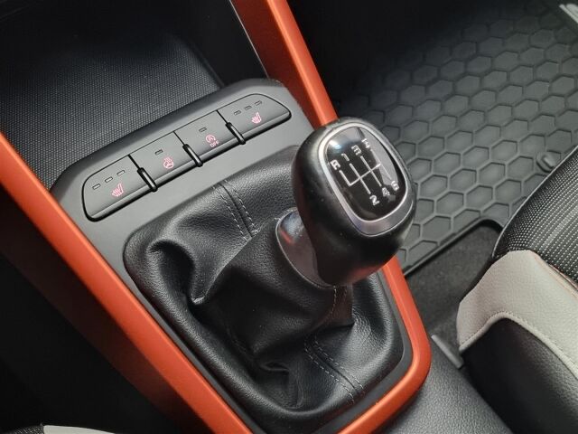 KIA Stonic 2018 1,0 T-GDI ISG 120hv TX EcoDynamics / Webasto / Koukku / Navi / P-Kamera