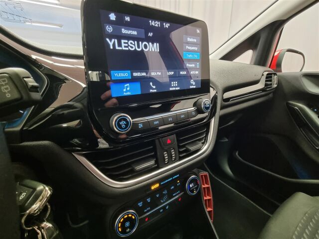 FORD Fiesta 2018 1,1 85hv M5 Titanium 5-ovinen / P-Tutka / M-Lämmitin / Vakionopeudensäädin