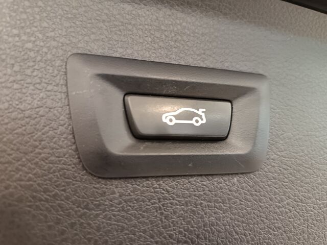 BMW 225 2018 F45 Active Tourer 225xe A Business**NELIKKO LATATTAVA HYBRIDI**