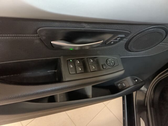 BMW 225 2018 F45 Active Tourer 225xe A Business**NELIKKO LATATTAVA HYBRIDI**