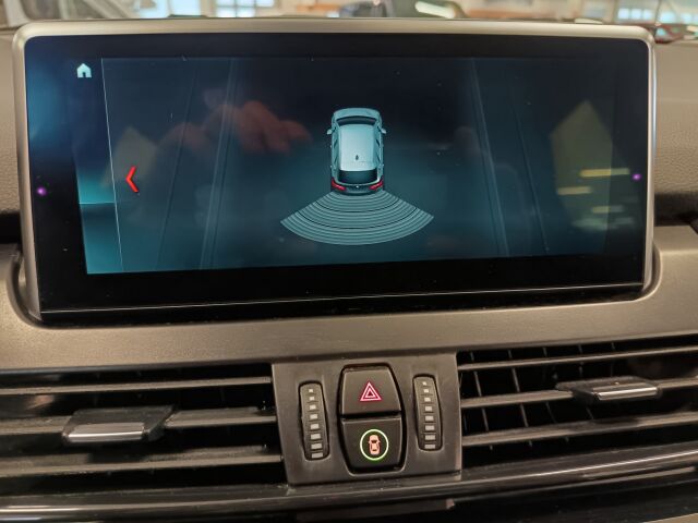 BMW 225 2018 F45 Active Tourer 225xe A Business**NELIKKO LATATTAVA HYBRIDI**