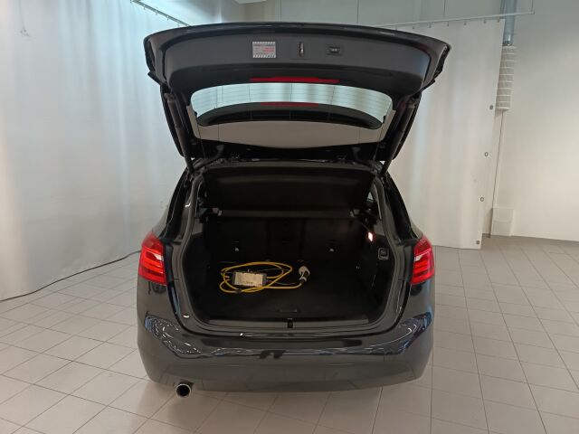 BMW 225 2018 F45 Active Tourer 225xe A Business**NELIKKO LATATTAVA HYBRIDI**