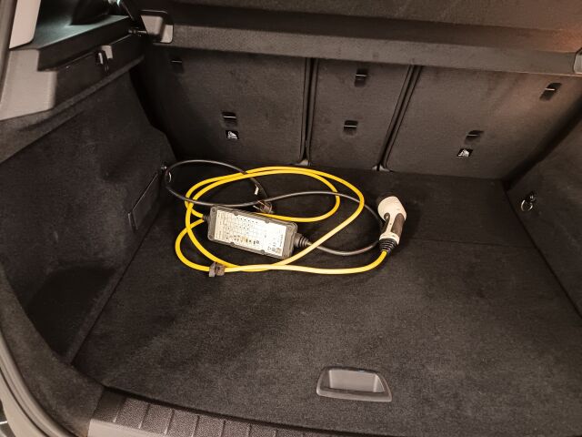 BMW 225 2018 F45 Active Tourer 225xe A Business**NELIKKO LATATTAVA HYBRIDI**