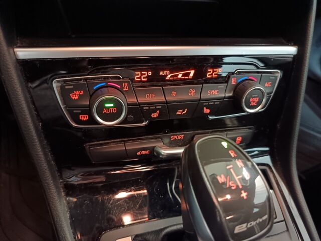 BMW 225 2018 F45 Active Tourer 225xe A Business**NELIKKO LATATTAVA HYBRIDI**