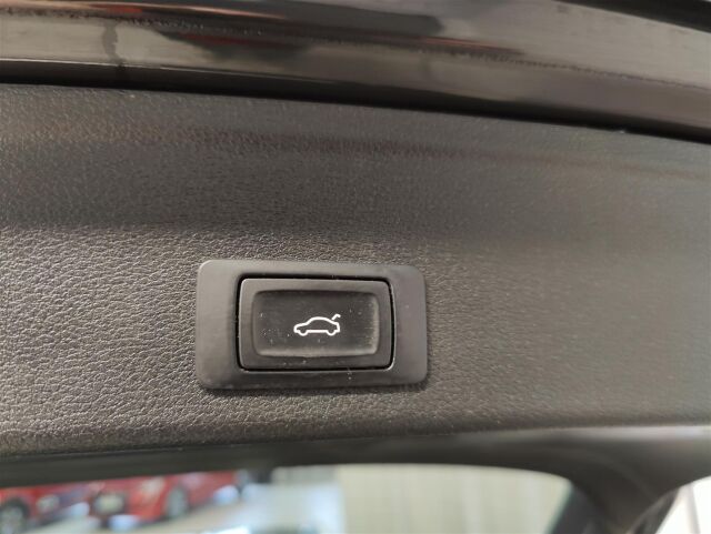 AUDI A4 allroad quattro 2016 Land of quattro 2,0 TDI 140 kW quattro S tronic * Sähkötoiminen takaluukku, Avaimeton käynnistys, LE