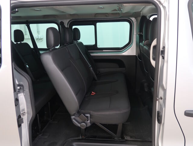 RENAULT Trafic Passenger 2020 dCi 145hv EDC L2H1 1+8 hlö *Sis. ALV * Koukku*