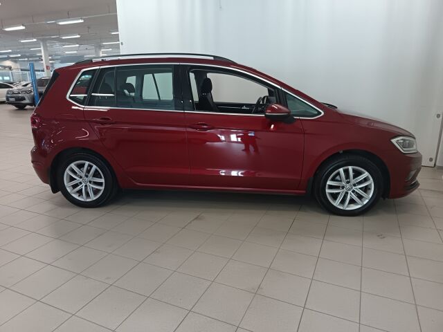 VOLKSWAGEN Golf Sportsvan 2019 Highline 2,0 TDI SCR 110 kW (150 hv) DSG-automaatti