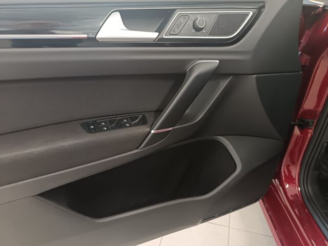 VOLKSWAGEN Golf Sportsvan 2019 Highline 2,0 TDI SCR 110 kW (150 hv) DSG-automaatti