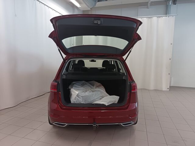 VOLKSWAGEN Golf Sportsvan 2019 Highline 2,0 TDI SCR 110 kW (150 hv) DSG-automaatti