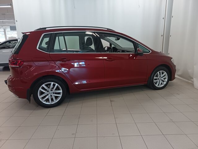 VOLKSWAGEN Golf Sportsvan 2019 Highline 2,0 TDI SCR 110 kW (150 hv) DSG-automaatti