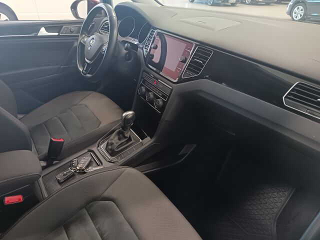 VOLKSWAGEN Golf Sportsvan 2019 Highline 2,0 TDI SCR 110 kW (150 hv) DSG-automaatti