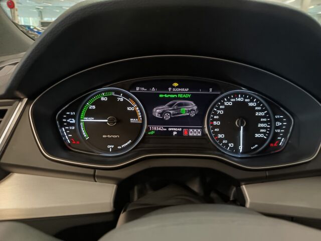 AUDI Q5 2019 Launch Edition 55 TFSI e quattro S tronic**HIENO PELI**