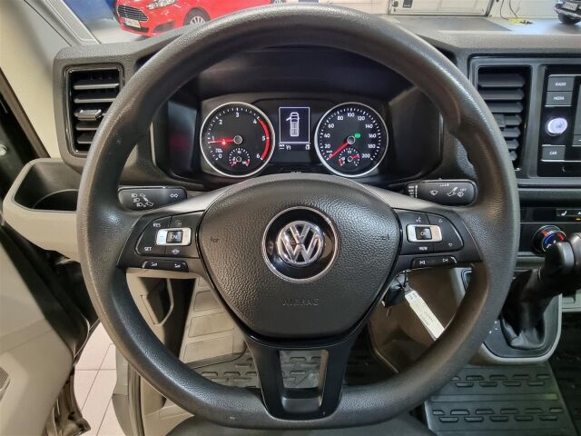 VOLKSWAGEN Crafter 35 2020 35 PRO -umpipakettiauto 2,0 TDI 103 kW 8at, 3640 / Koukku / Webasto / Tutkat