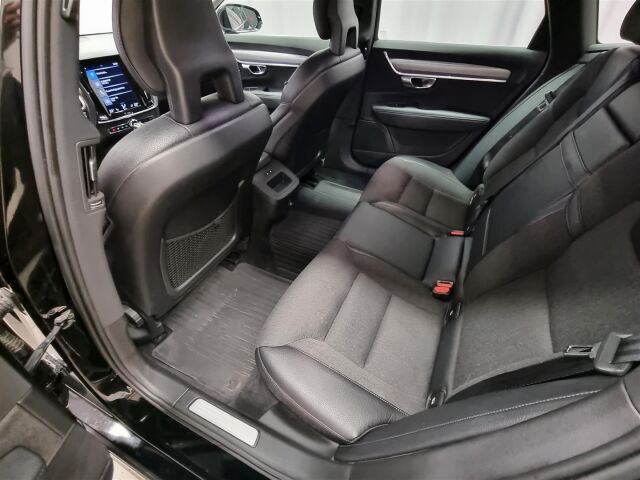 VOLVO V90 2017 D3 Momentum aut / ACC / Keyless / Tutka / Webasto