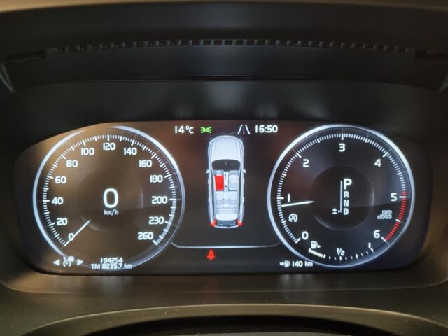 VOLVO V90 2017 D3 Momentum aut / ACC / Keyless / Tutka / Webasto