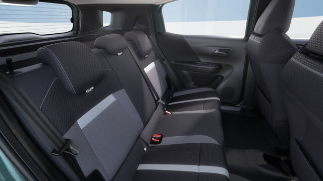 Opel Frontera 2025 Launch Edition Hybrid 145 Automaatti