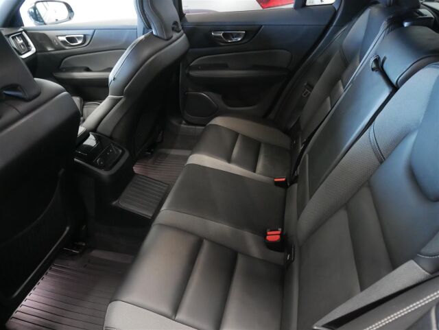 VOLVO V60 2021 T8 TwE AWD R-Design Edition aut. 1-omisteinen, huoltosopimus voimassa! Takuu!