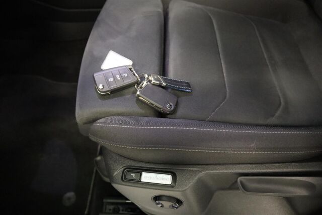 VOLKSWAGEN Tiguan 2022 Style eHybrid 180 kW DSG-automaatti  Varattu 5.5.2025 asti!