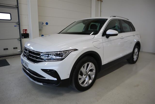 VOLKSWAGEN Tiguan 2022 Style eHybrid 180 kW DSG-automaatti  Varattu 5.5.2025 asti!