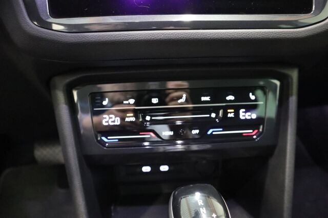 VOLKSWAGEN Tiguan 2022 Style eHybrid 180 kW DSG-automaatti  Varattu 5.5.2025 asti!