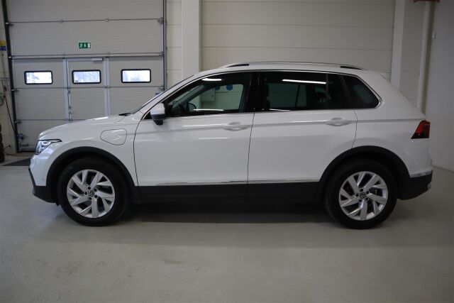 VOLKSWAGEN Tiguan 2022 Style eHybrid 180 kW DSG-automaatti  Varattu 5.5.2025 asti!