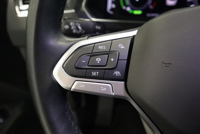 VOLKSWAGEN Tiguan 2022 Style eHybrid 180 kW DSG-automaatti  Varattu 5.5.2025 asti!
