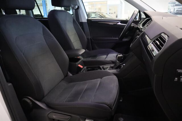 VOLKSWAGEN Tiguan 2022 Style eHybrid 180 kW DSG-automaatti  Varattu 5.5.2025 asti!