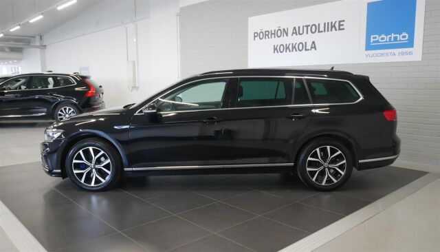 Volkswagen Passat 2022 Variant GTE Business Plug-In Hybrid 160 kW DSG-automaatti