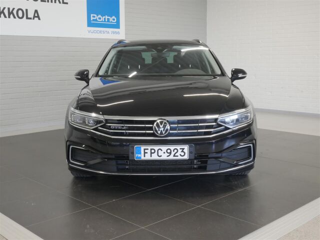 Volkswagen Passat 2022 Variant GTE Business Plug-In Hybrid 160 kW DSG-automaatti