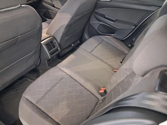 VOLKSWAGEN Golf 2022 Comfort 1,0 TSI 81 kW
