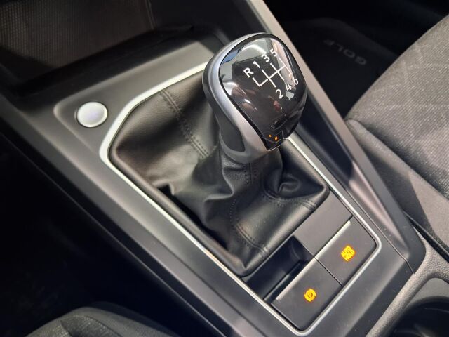 VOLKSWAGEN Golf 2022 Comfort 1,0 TSI 81 kW