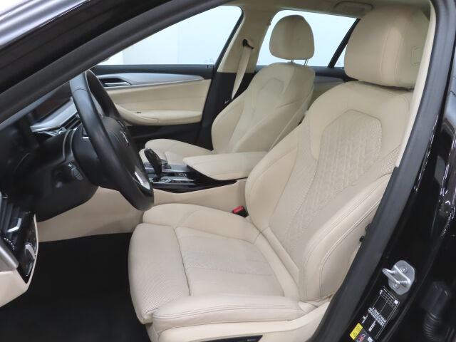 BMW 530 2022 G31 Touring 530e xDrive A Charged Edition Plug-In Hybrid