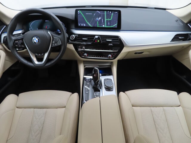 BMW 530 2022 G31 Touring 530e xDrive A Charged Edition Plug-In Hybrid