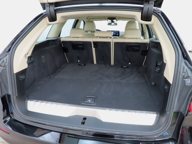 BMW 530 2022 G31 Touring 530e xDrive A Charged Edition Plug-In Hybrid