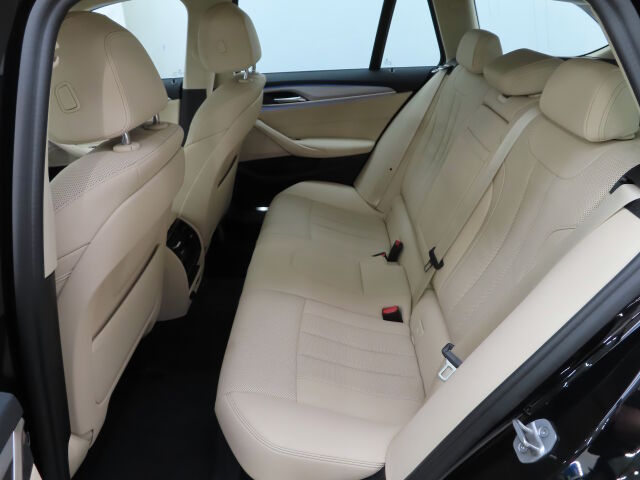 BMW 530 2022 G31 Touring 530e xDrive A Charged Edition Plug-In Hybrid