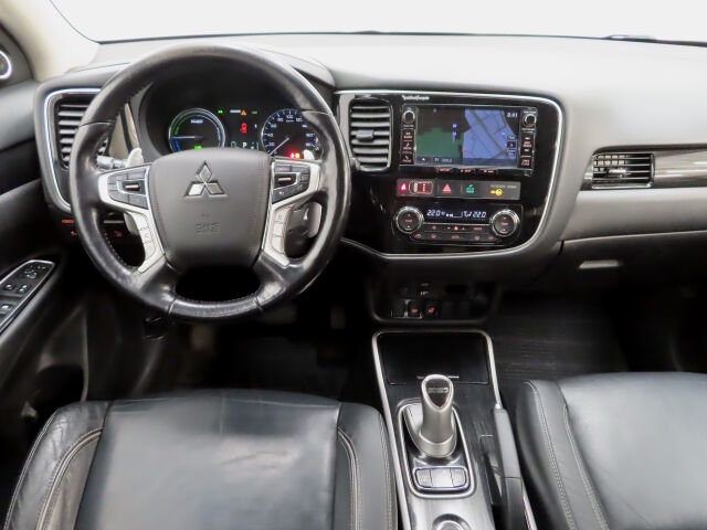 Mitsubishi Outlander PHEV 2015 Business 4WD 5P